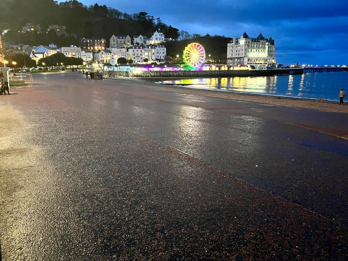 Merrion Hotel Llandudno Bagian luar foto